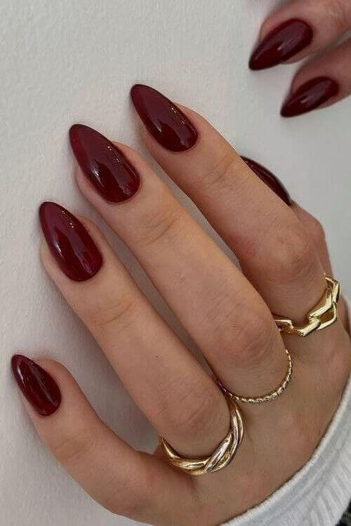 red nails