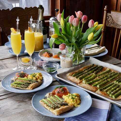 Puff pastry and asparagus brunch idea