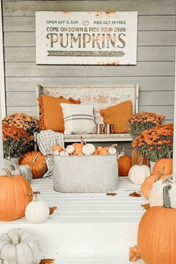 28 Cozy Fall Front Porch Decor Ideas to Try This Season