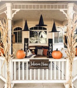 28 Cozy Fall Front Porch Decor Ideas to Try This Season