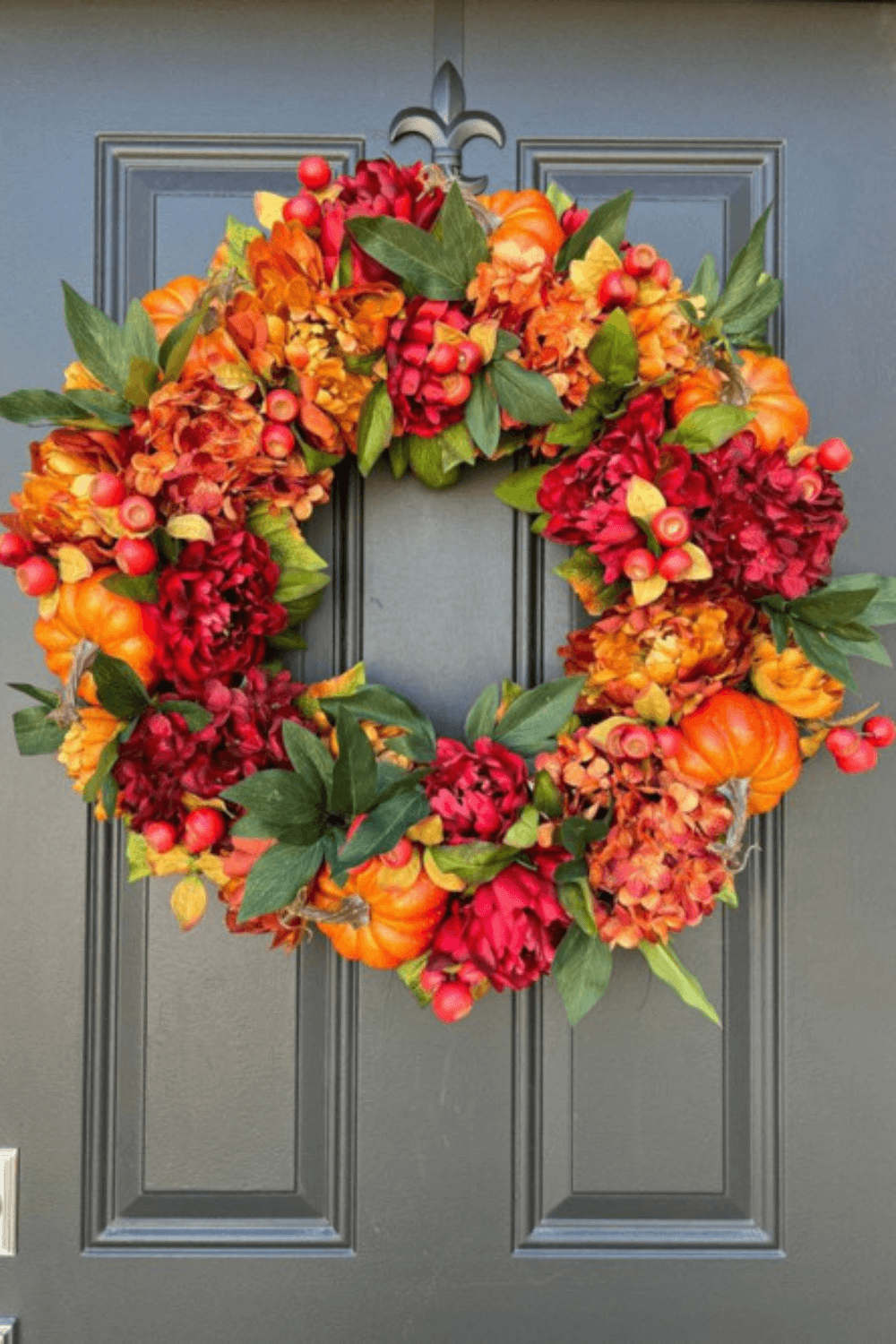 28 Unique Fall Wreaths to Try This Cozy Season
