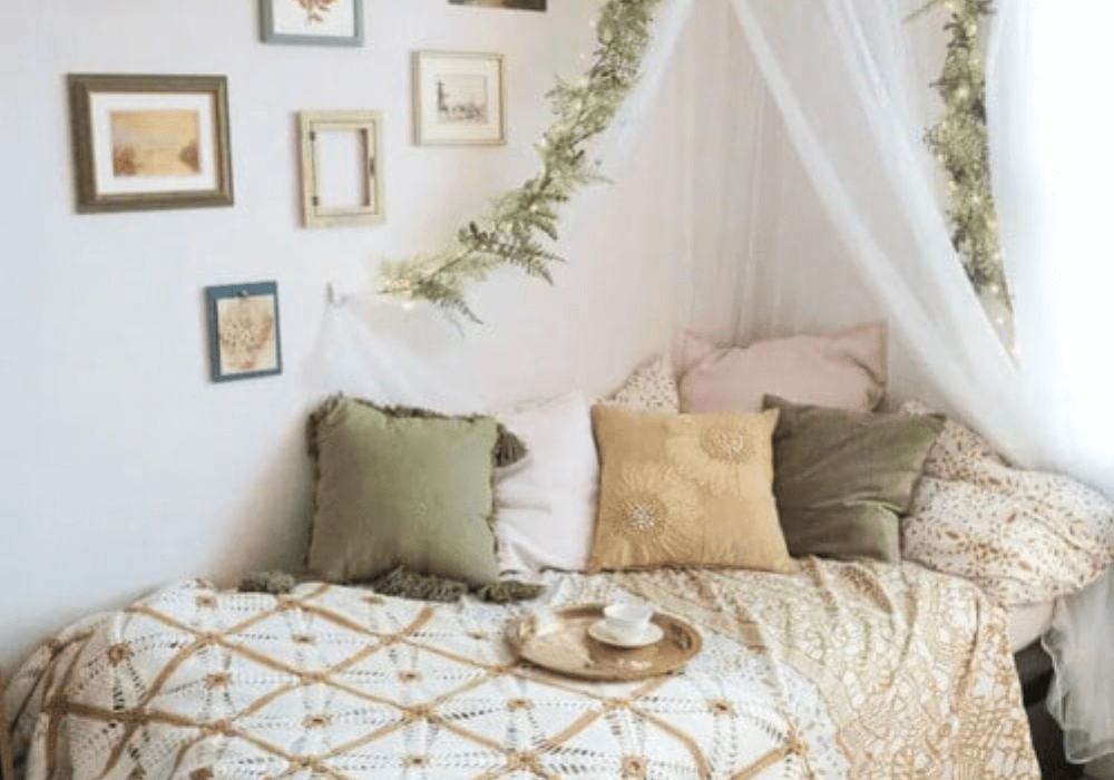 28 Dreamy Above Bed Decor Ideas to Make Your Bedroom Shine