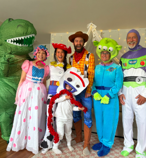Funny-family-halloween-costume-ideas