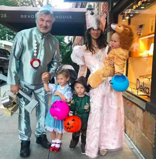 Funny-family-halloween-costume-ideas