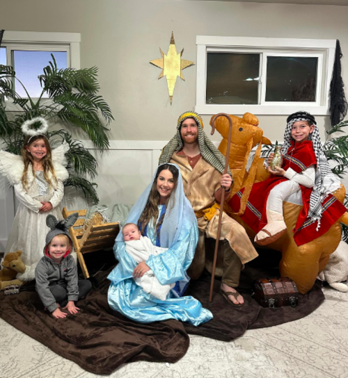 Funny-family-halloween-costume-ideas