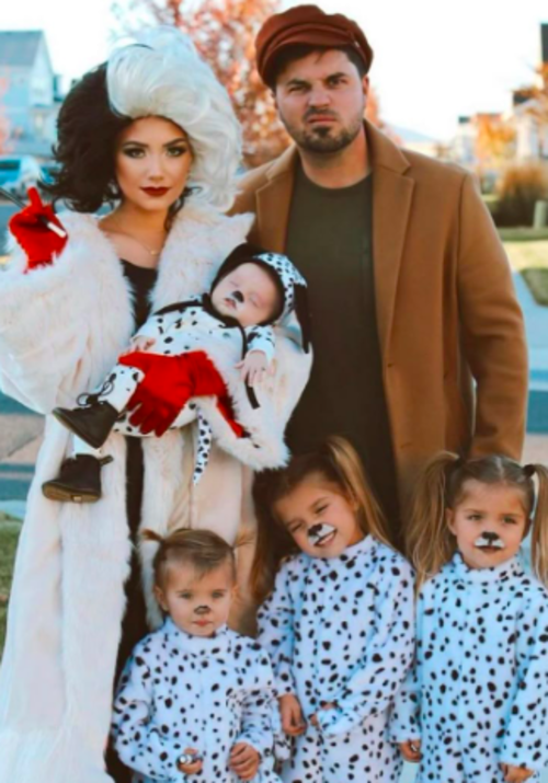 Funny-family-halloween-costume-ideas