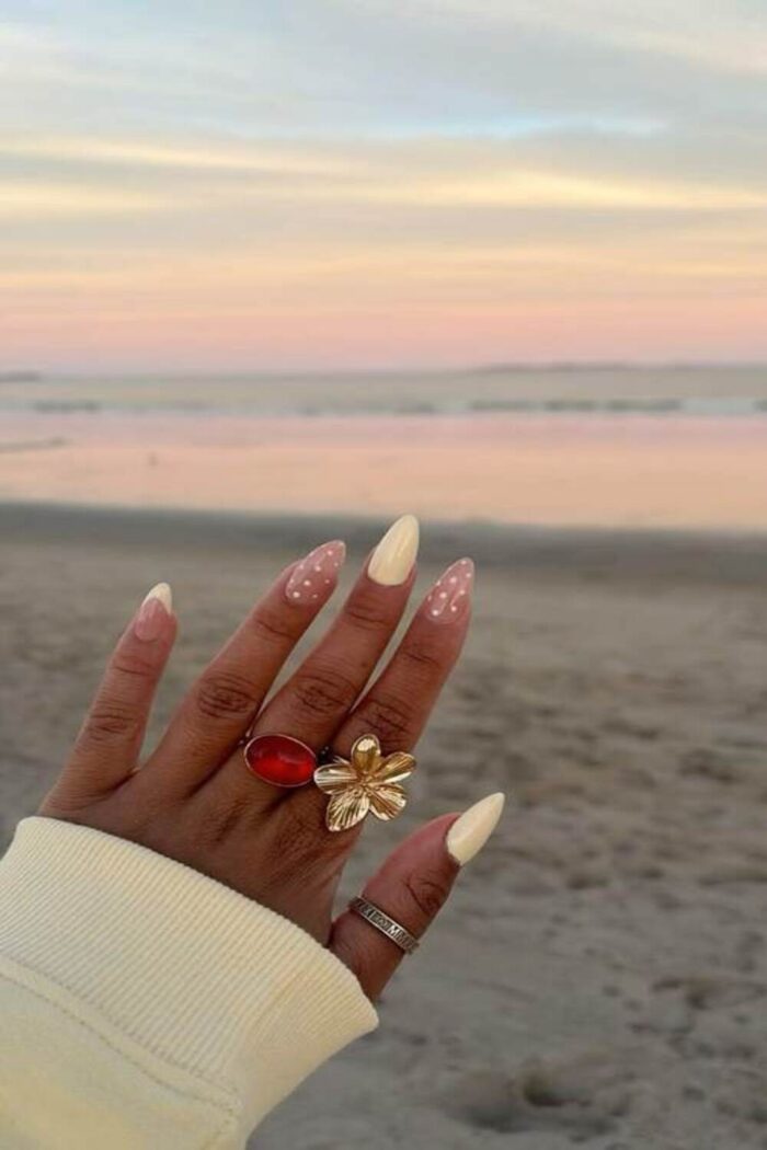 24 Vacation Nails You’ll Want to Screenshot Before Your Next Trip